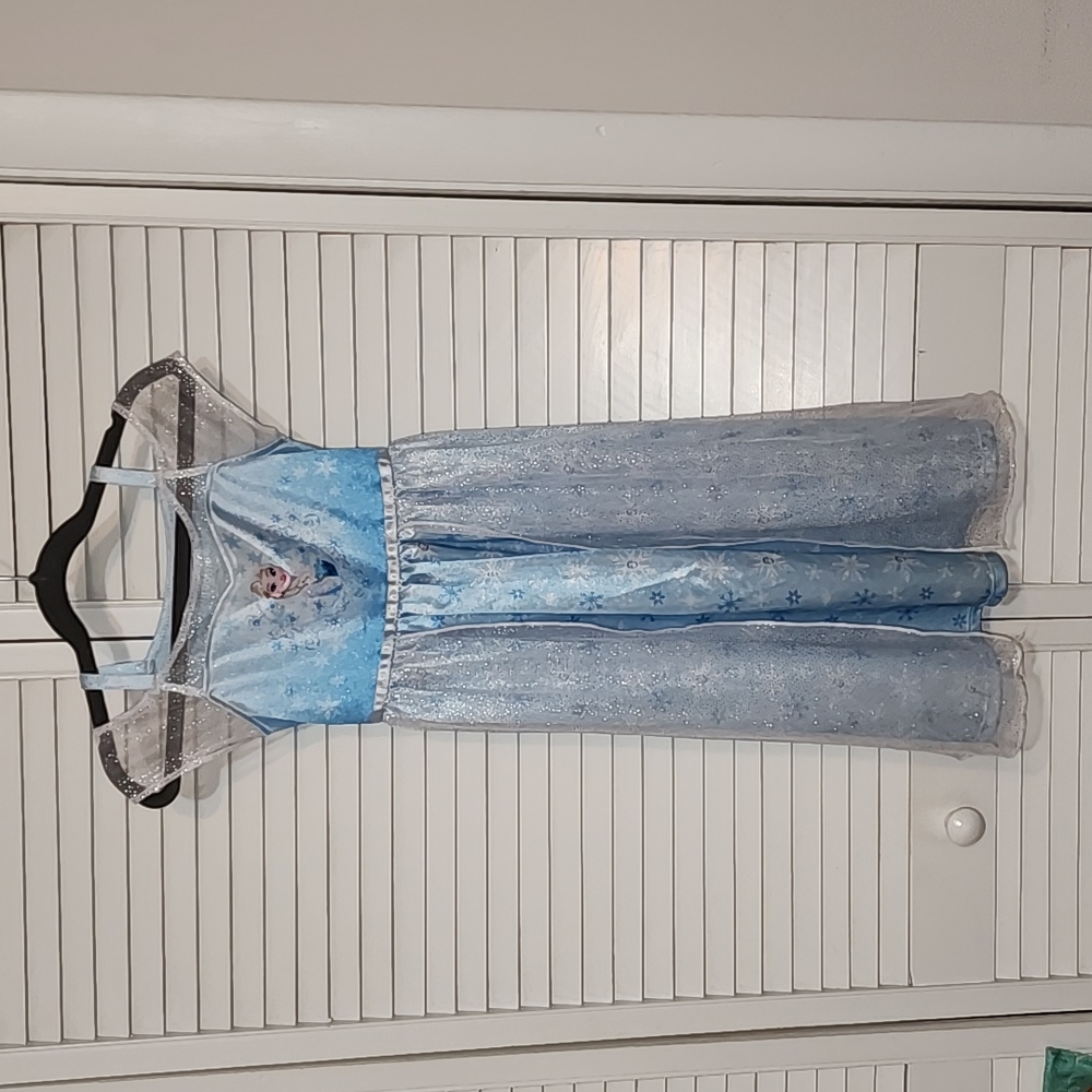 Disney Frozen Nightgown, Size 5T